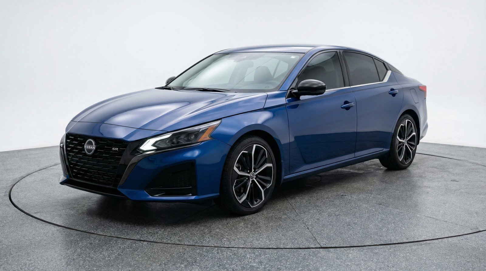 Used 2025 Nissan Altima 2.5 SR image 3