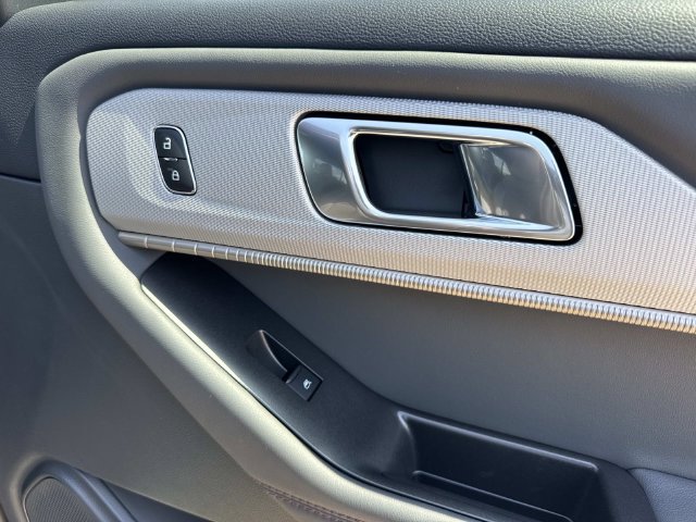 New 2027 Ford Explorer Active w/ Active Comfort Package RWD image 15