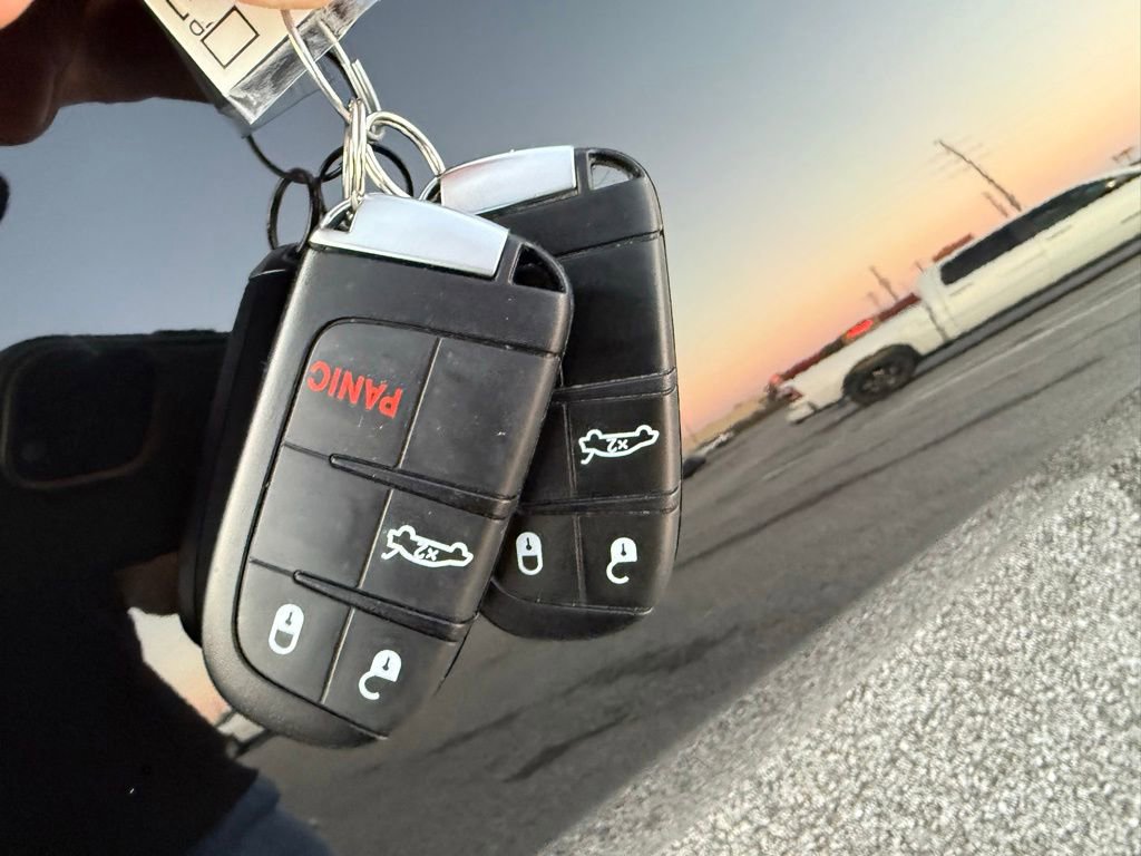 Used 2023 Dodge Challenger SXT w/ Blacktop Package image 27