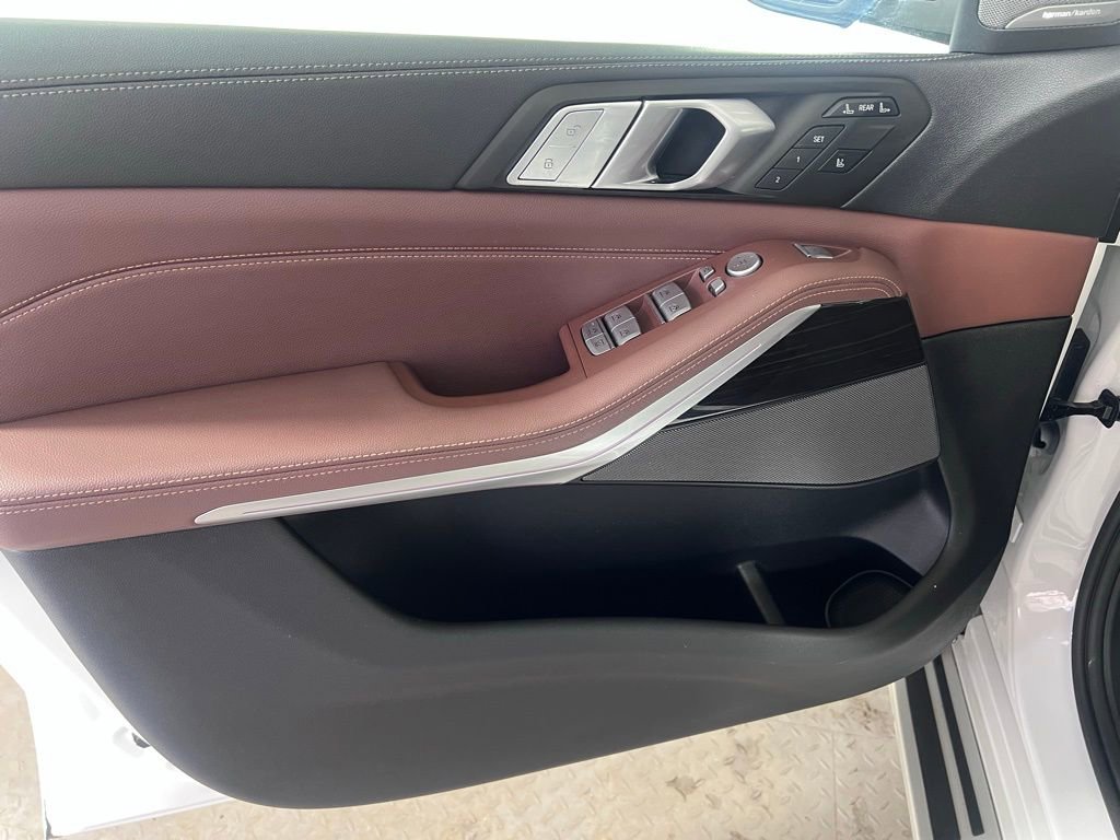 Used 2020 BMW X7 xDrive40i w/ Premium Package image 22