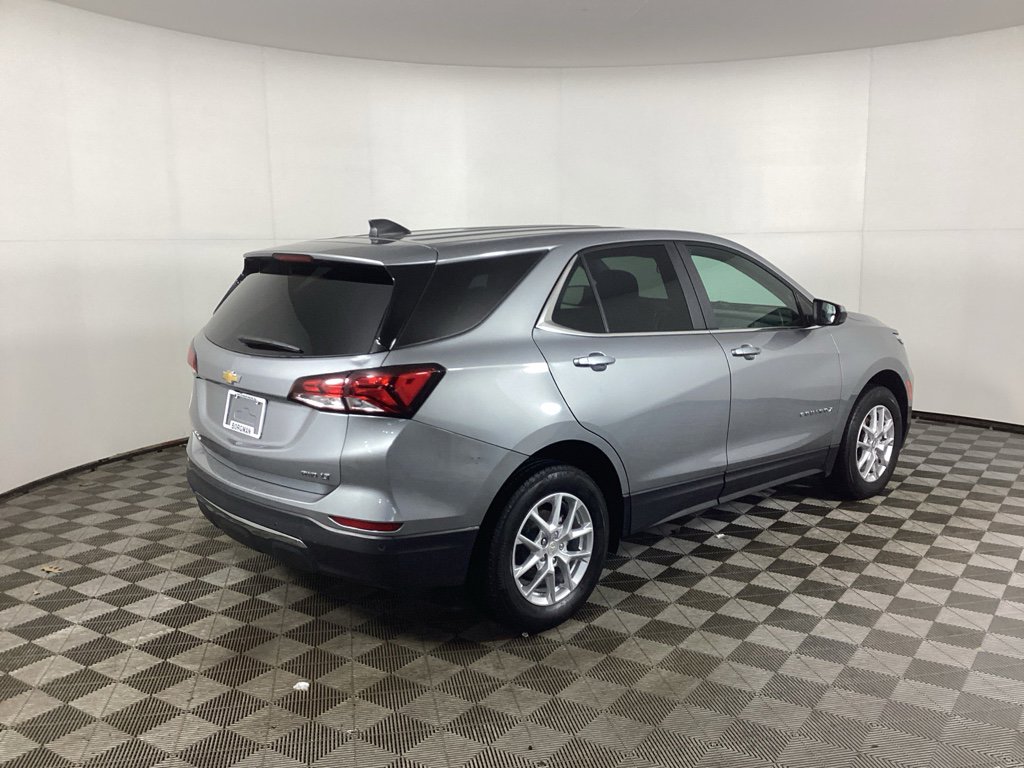 Used 2024 Chevrolet Equinox LT image 2