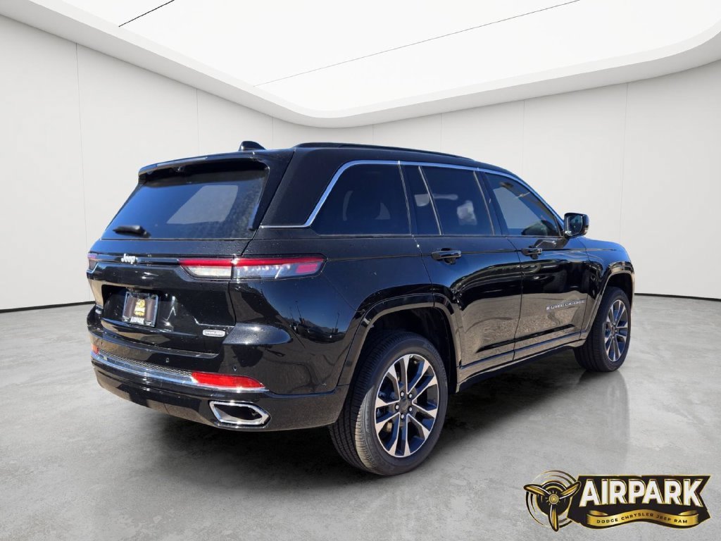 New 2025 Jeep Grand Cherokee Overland w/ Adv Protech Group III AWD/4WD image 4