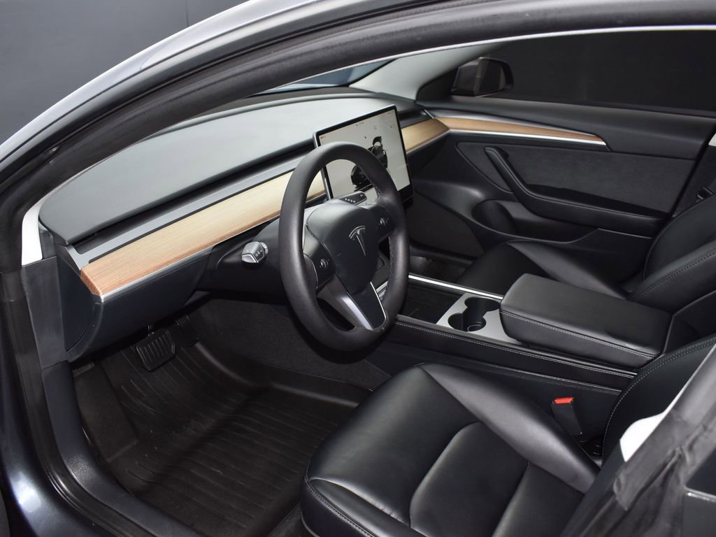 Used 2023 Tesla Model 3 Standard Range image 8