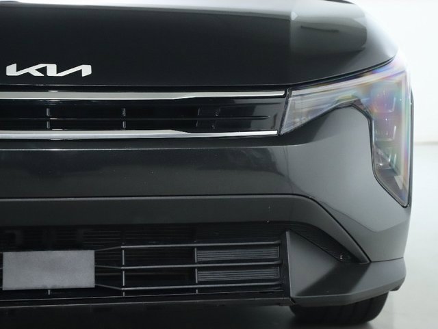 Used 2025 Kia K4 EX image 7