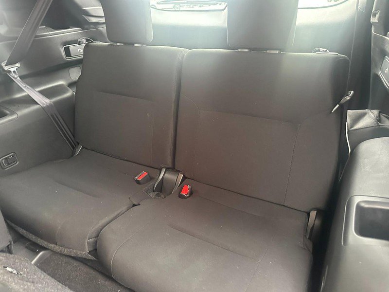 Used 2024 Mitsubishi Outlander ES image 11