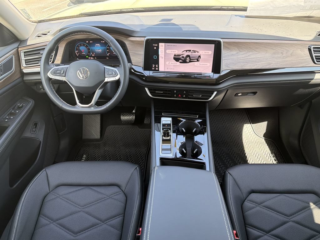New 2026 Volkswagen Atlas SE FWD image 2
