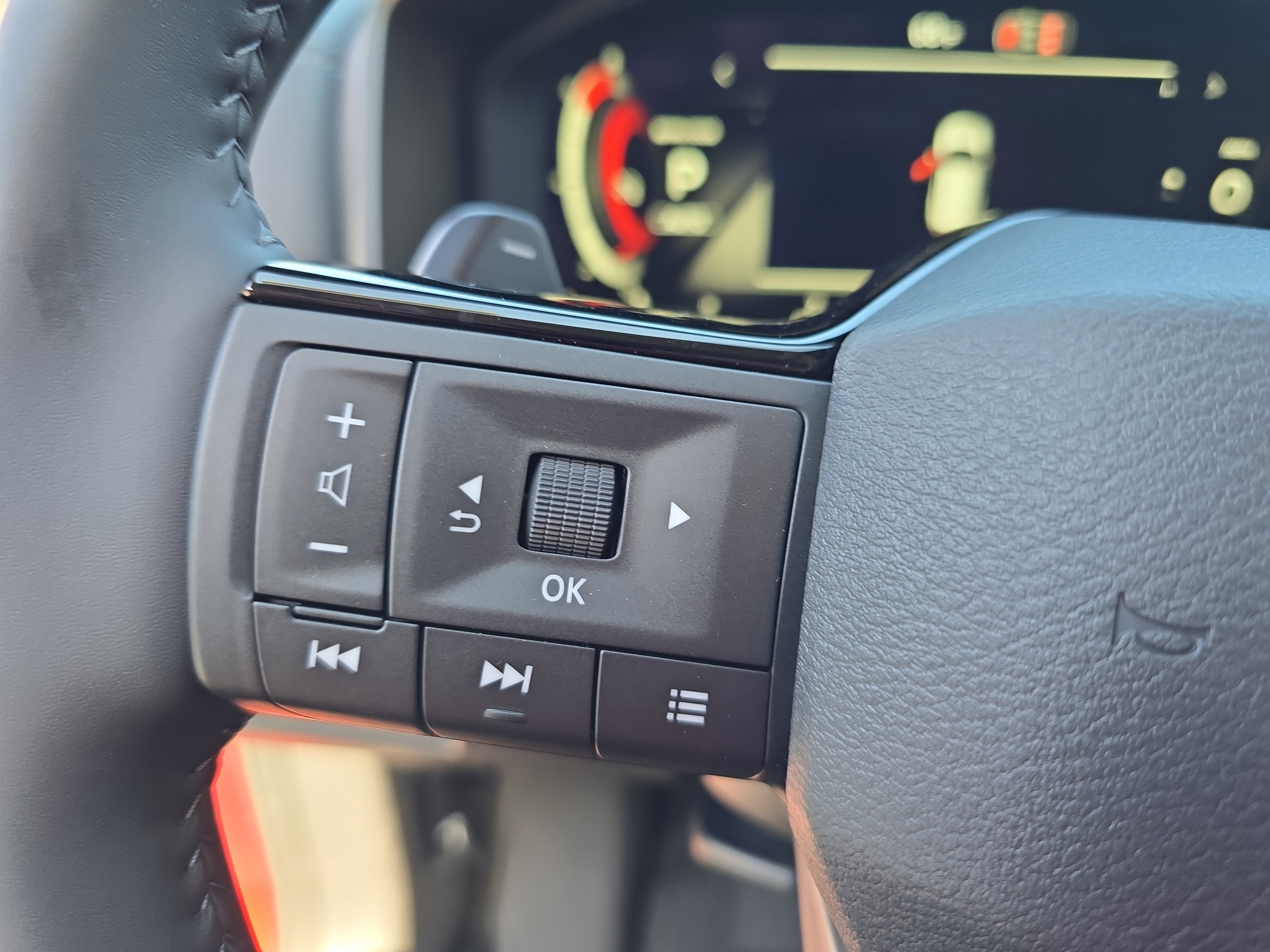 New 2026 Nissan Rogue Platinum image 17