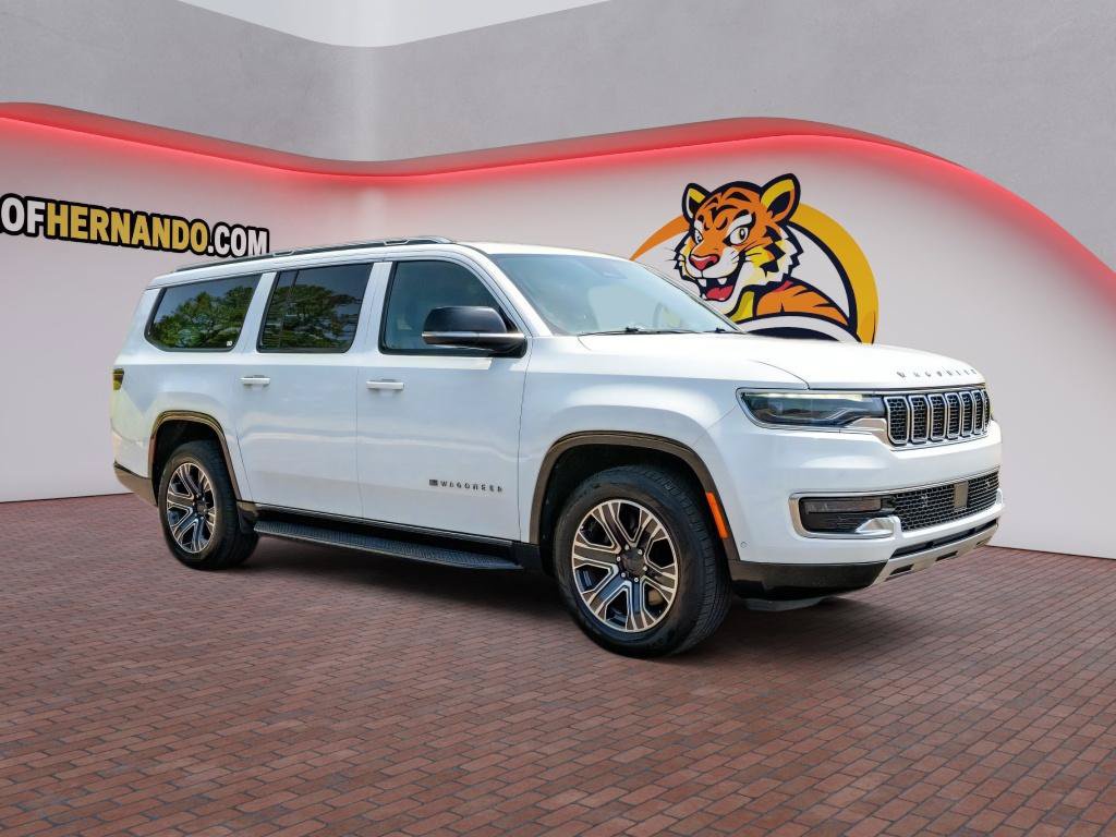 Used 2023 Jeep Wagoneer L Series II AWD/4WD image 3