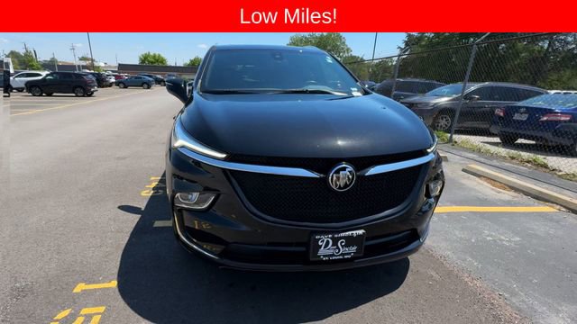 Used 2024 Buick Enclave Essence w/ Experience Buick Package FWD image 3