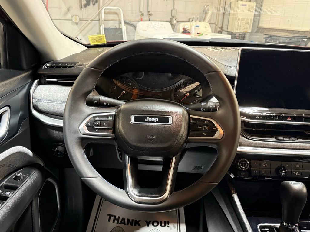 Used 2022 Jeep Compass Latitude image 11