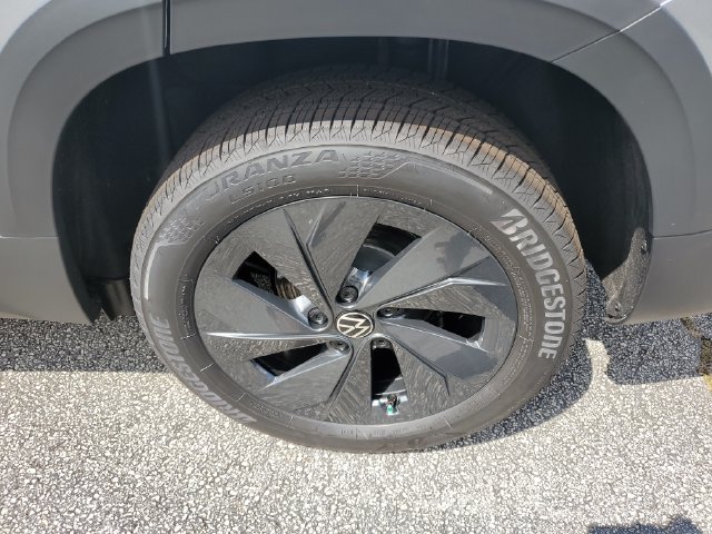 New 2027 Volkswagen Taos S FWD image 15