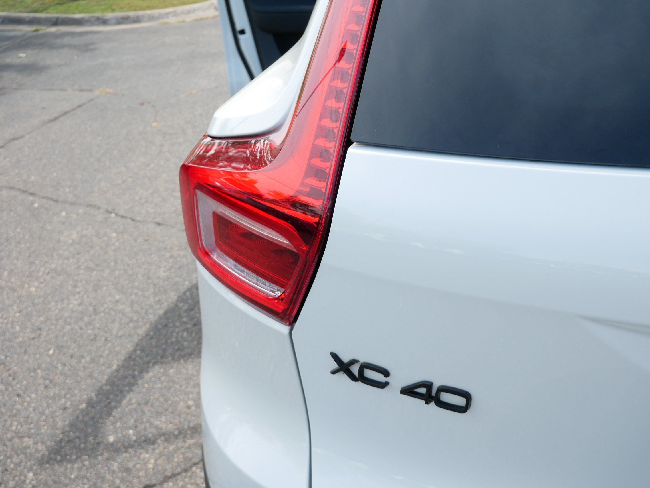 Used 2023 Volvo XC40 B5 Ultimate w/ Protection Package Premier AWD/4WD image 17