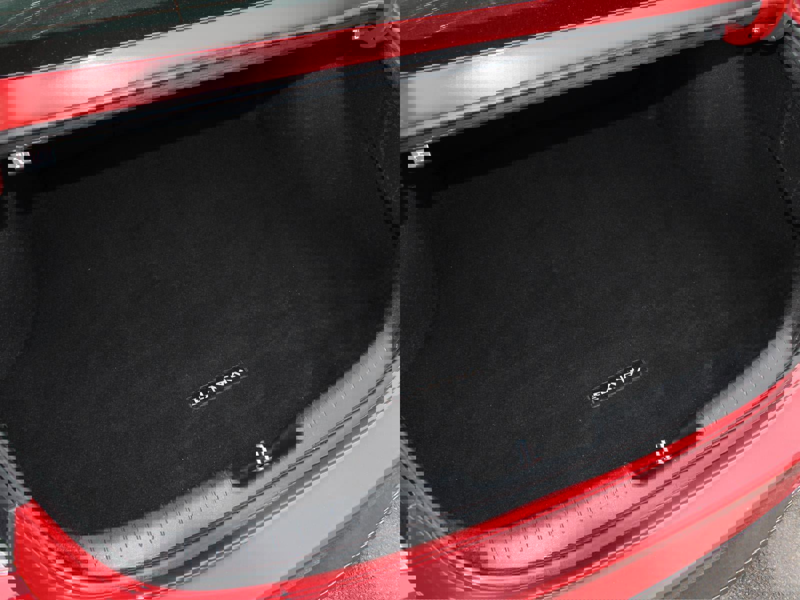 Used 2023 Hyundai Elantra Limited image 8