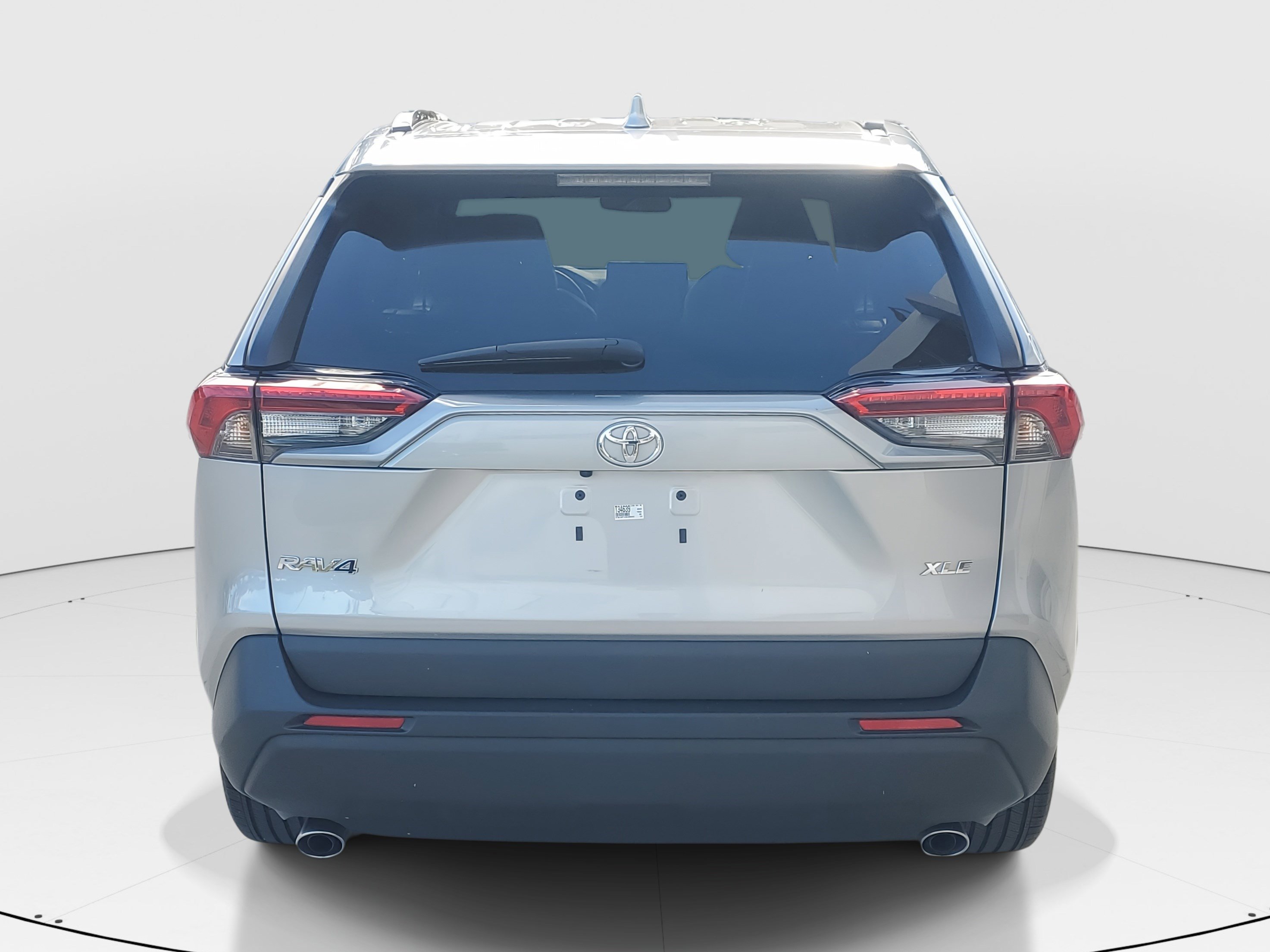 Used 2022 Toyota RAV4 XLE Premium image 5