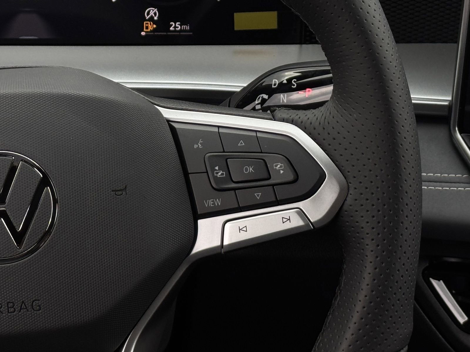 New 2026 Volkswagen Tiguan SE R-Line image 17