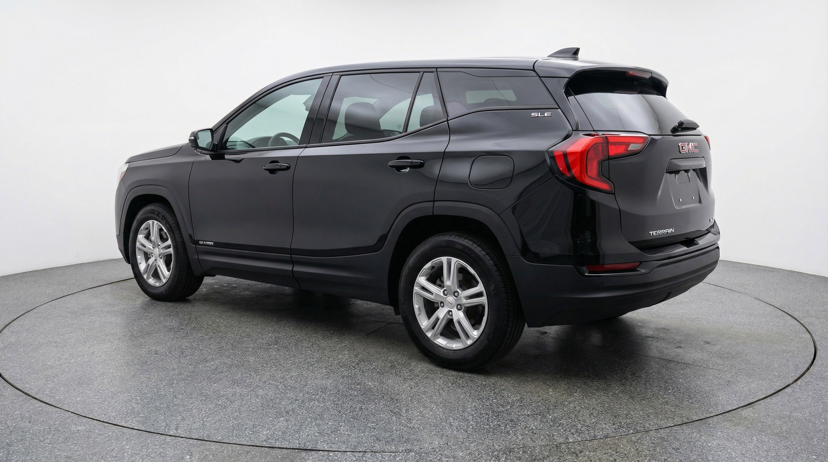 Used 2024 GMC Terrain SLE image 6