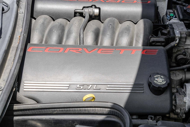Used 2000 Chevrolet Corvette Coupe w/ Roof Pkg RWD image 20