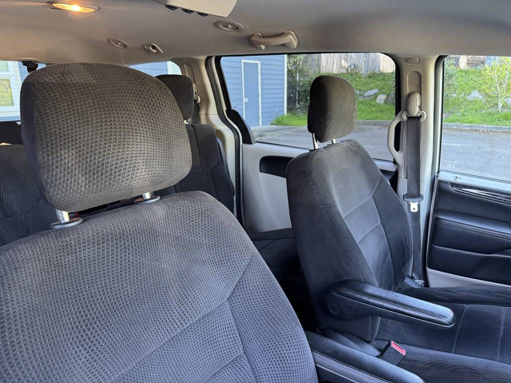 Used 2013 Dodge Grand Caravan SE FWD image 15
