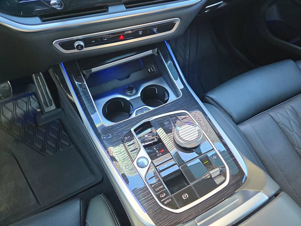 Used 2025 BMW X7 M60i AWD/4WD image 14