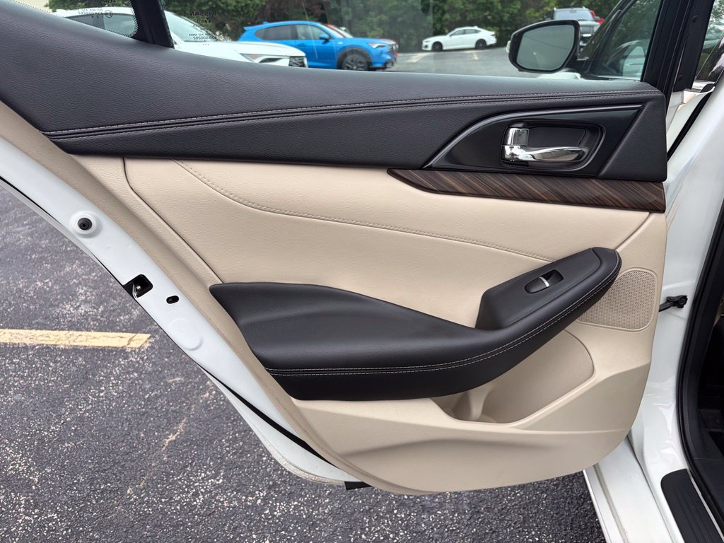 Used 2018 Nissan Maxima Platinum FWD image 23
