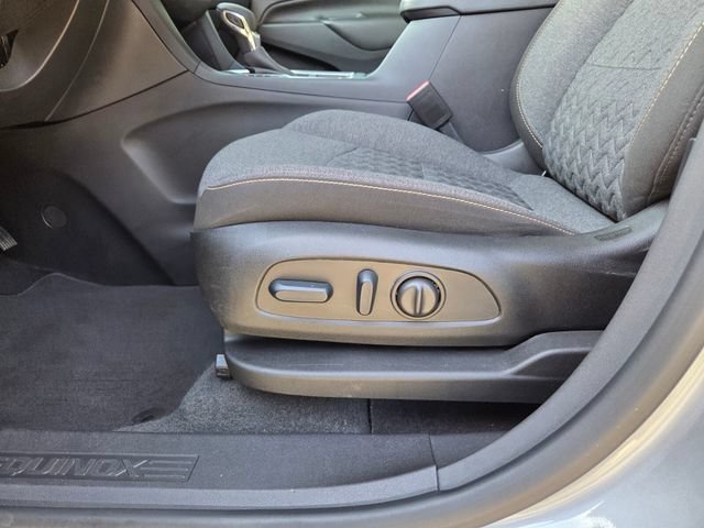 Used 2024 Chevrolet Equinox LT FWD image 28