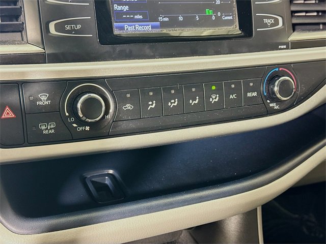 Certified 2019 Toyota Highlander LE image 15