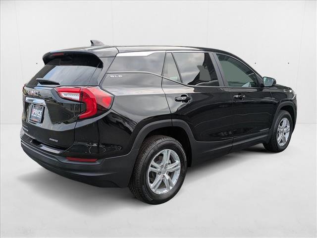 Used 2024 GMC Terrain SLE image 5