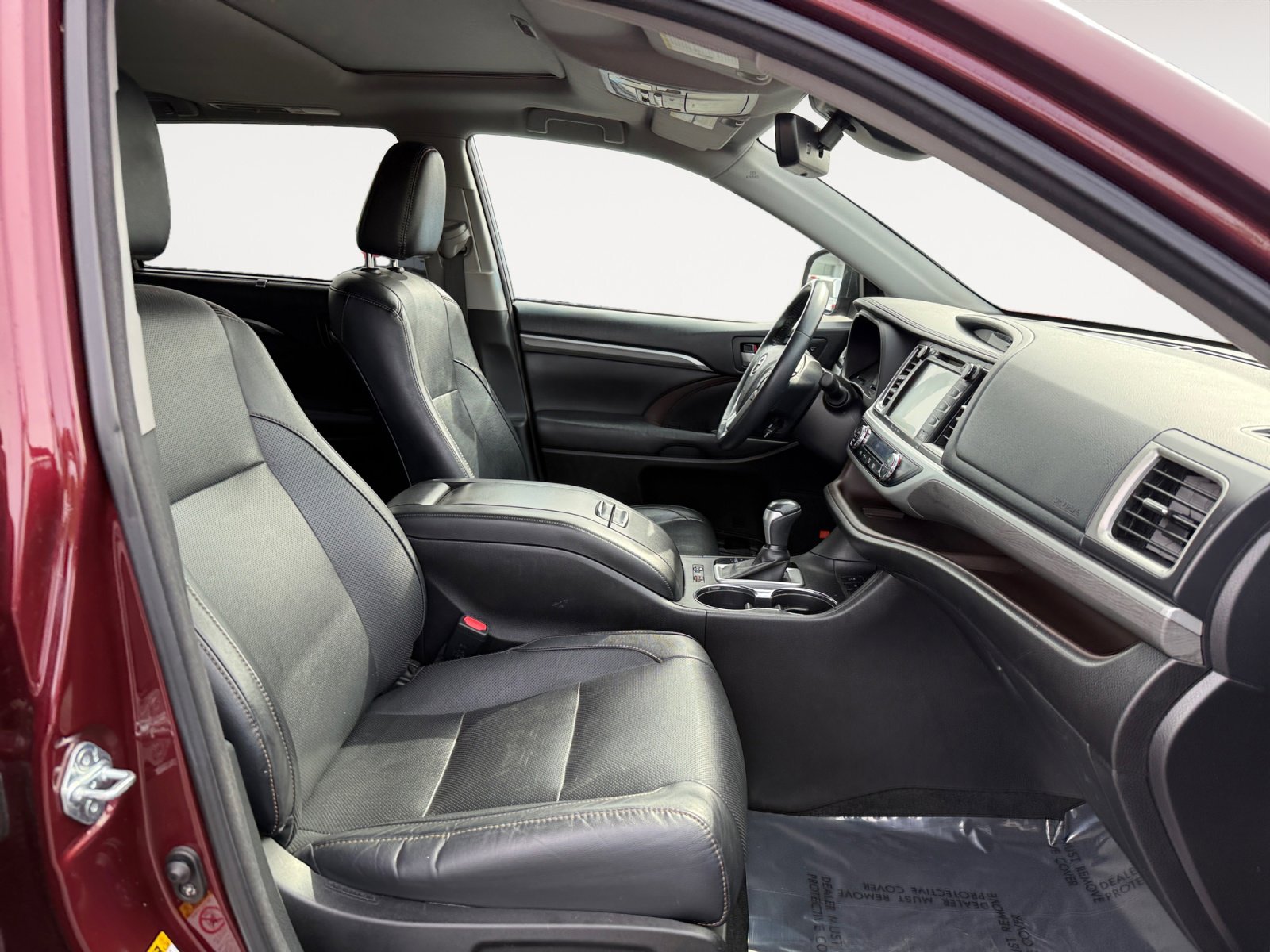 Used 2017 Toyota Highlander Limited image 19