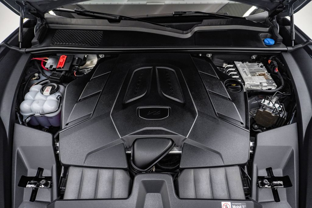 Certified 2026 Porsche Cayenne Coupe AWD/4WD image 29