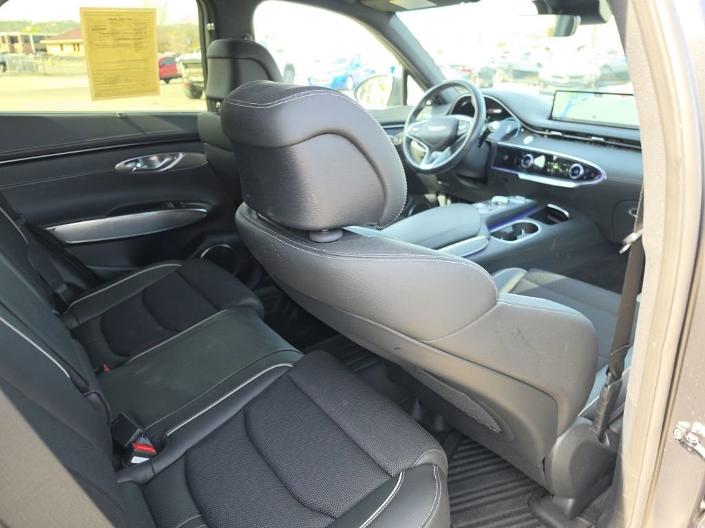 Used 2024 Genesis GV70 2.5T w/ Sport Prestige Package image 32