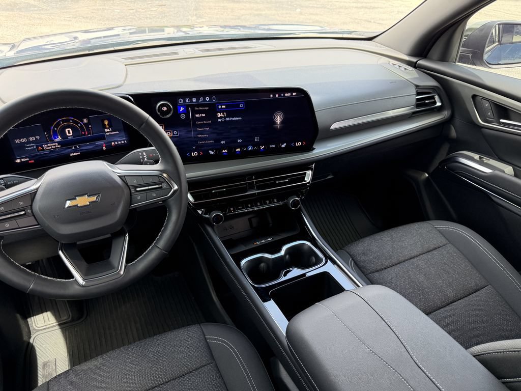 Used 2026 Chevrolet Traverse LT FWD image 18