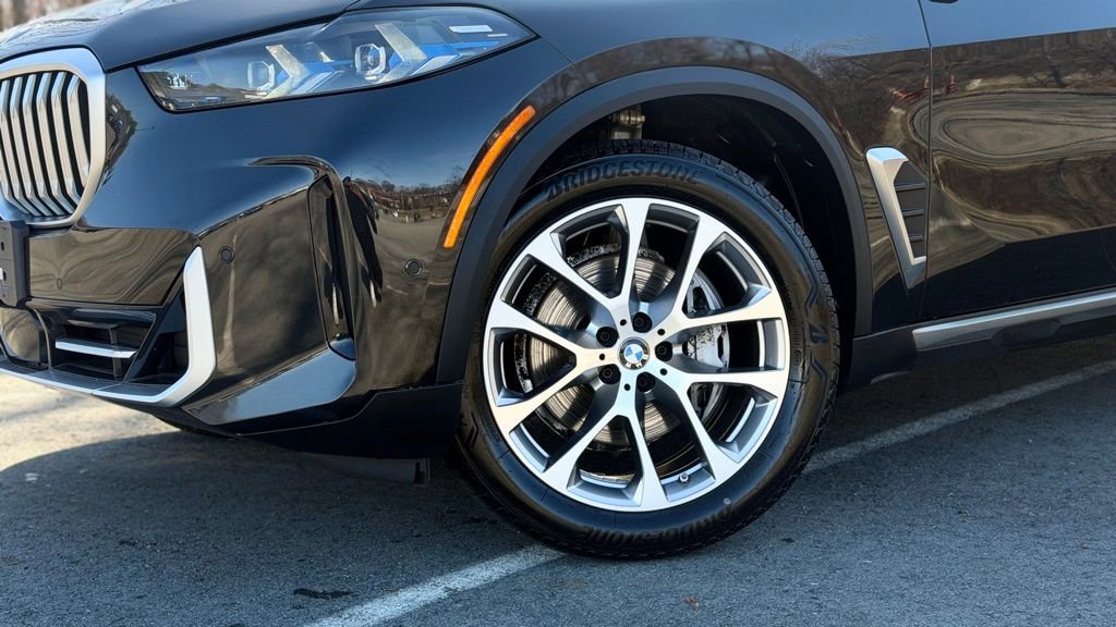 Certified 2024 BMW X5 xDrive40i w/ Premium Package image 2