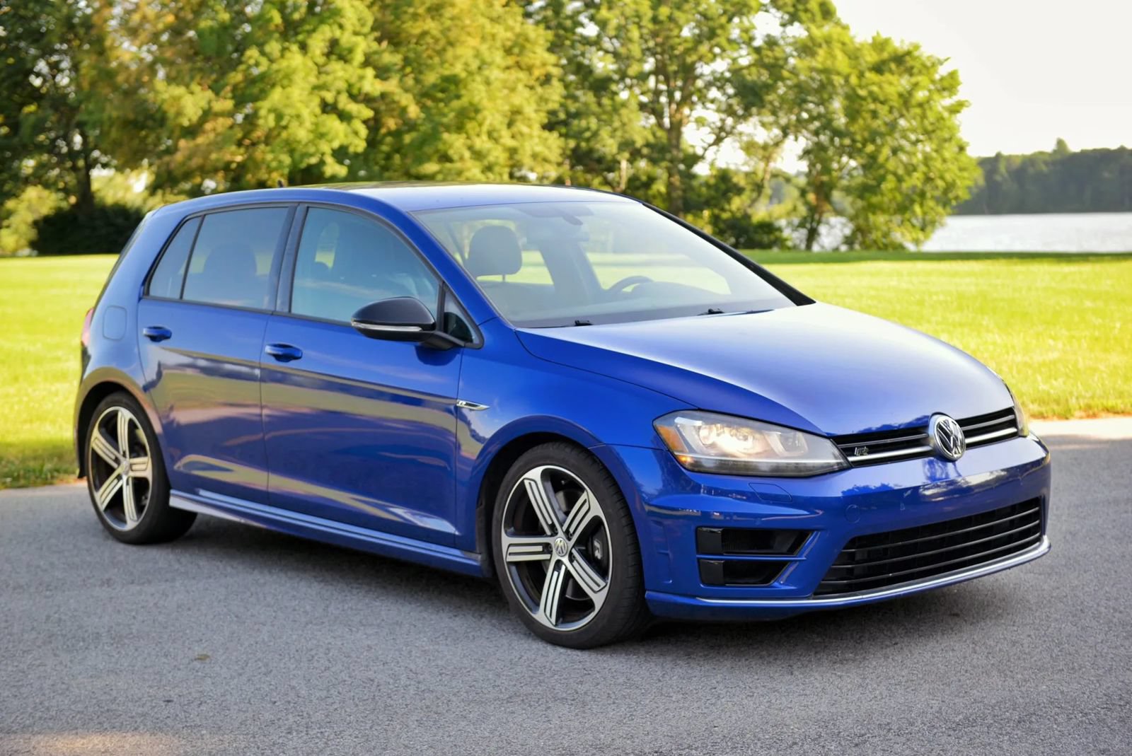 Used 2015 Volkswagen Golf R 4-Door AWD/4WD image 22