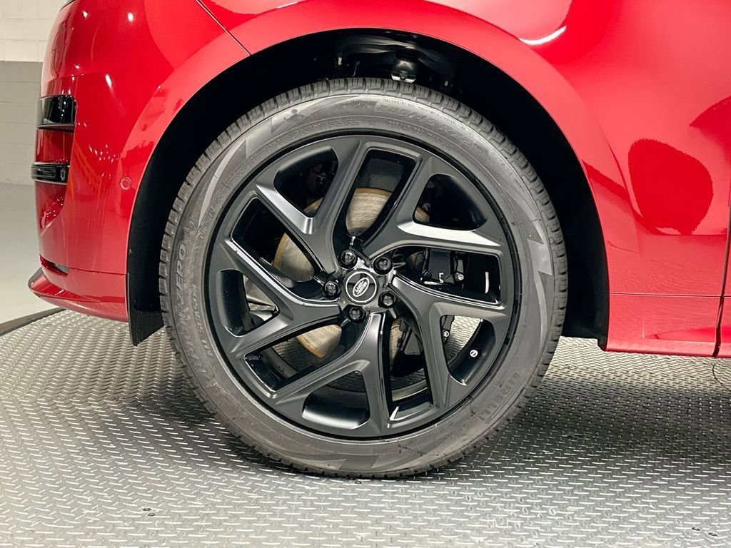 Used 2025 Land Rover Range Rover Sport Dynamic SE image 5