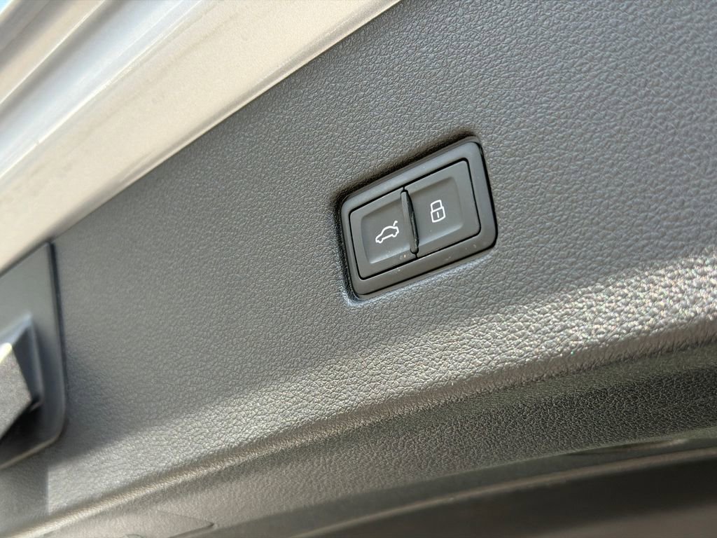 Used 2021 Audi SQ8 Premium Plus w/ SQ8 Black Optic Package image 8