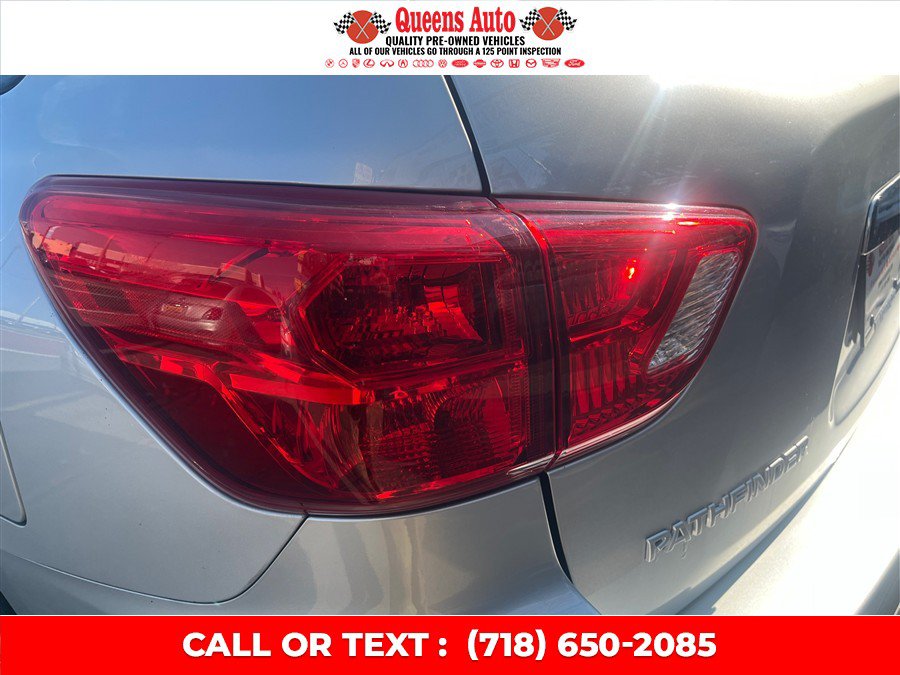 Used 2019 Nissan Pathfinder S AWD/4WD image 34