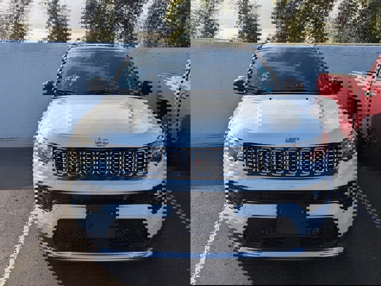 Used 2024 Jeep Compass Limited w/ Sun and Sound Group image 3