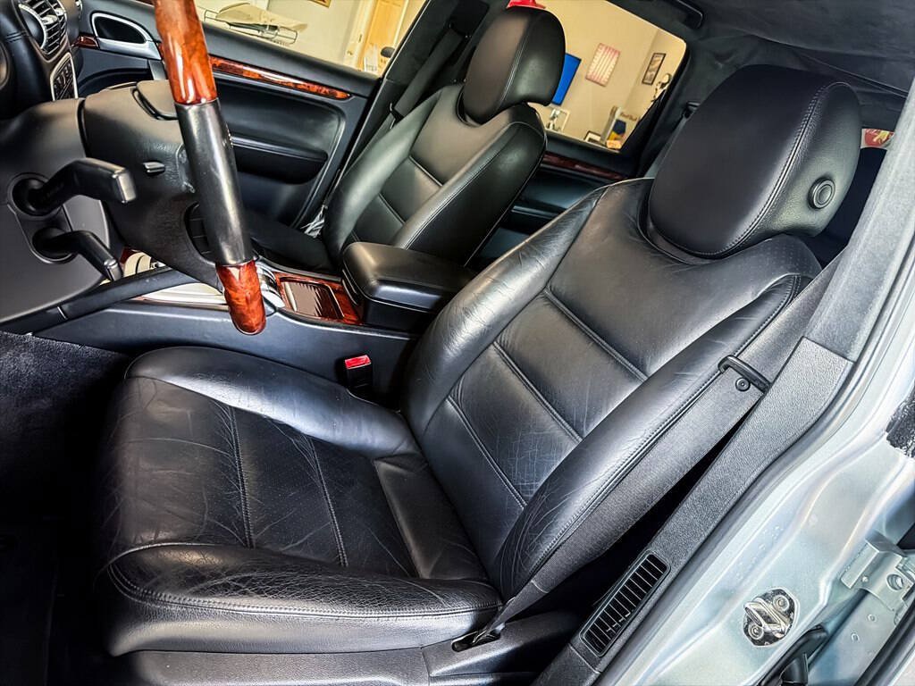 Used 2006 Porsche Cayenne Turbo AWD/4WD image 18