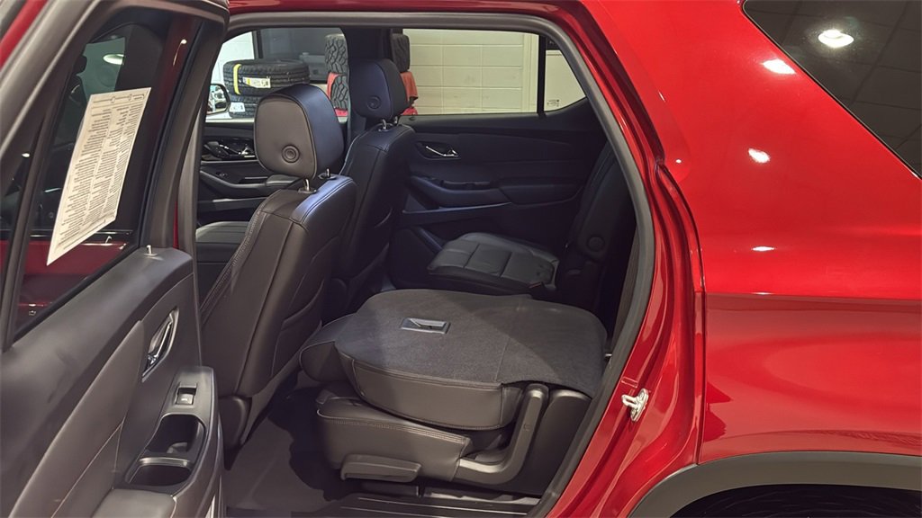 Used 2023 Chevrolet Traverse RS image 20