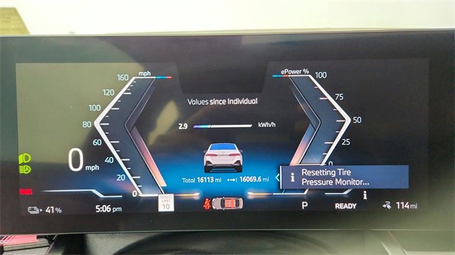 Used 2025 BMW i5 eDrive40i w/ M Sport Package image 38