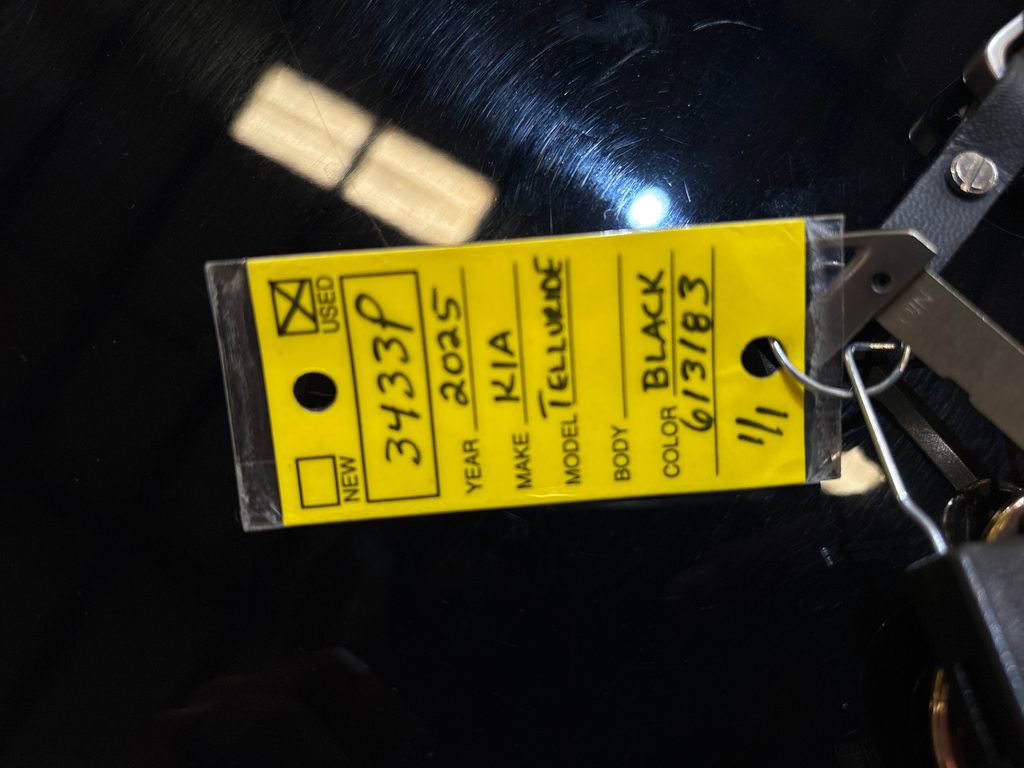 Used 2025 Kia Telluride S image 30