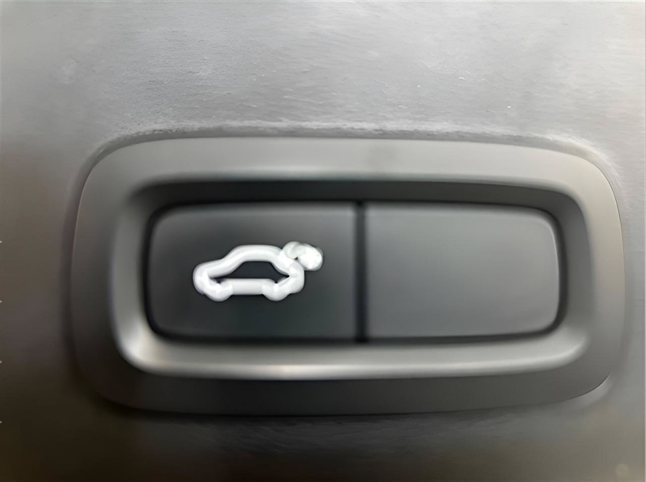 Used 2022 Volvo XC40 T5 Momentum AWD/4WD image 22