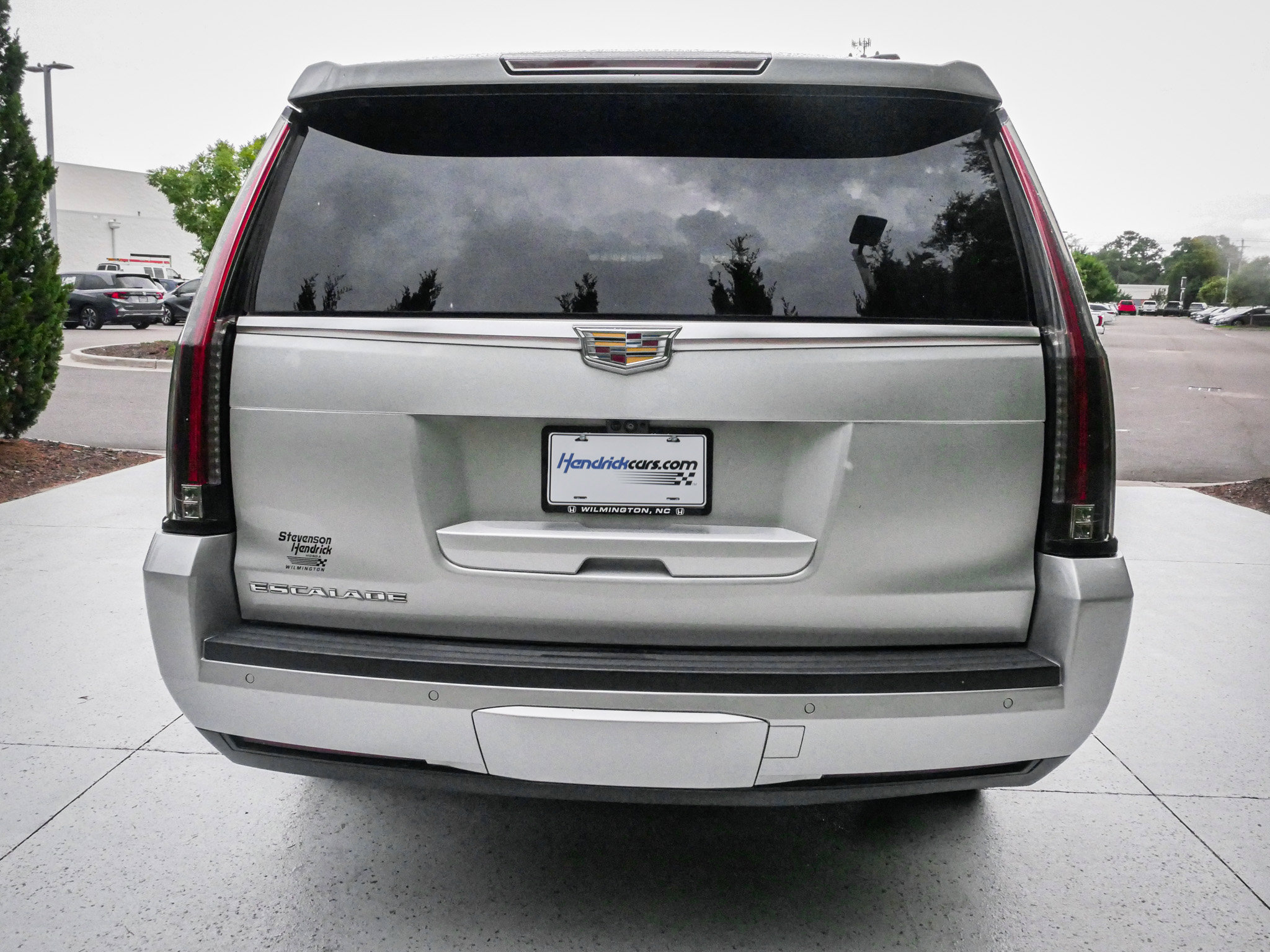 Used 2018 Cadillac Escalade ESV Luxury RWD image 9