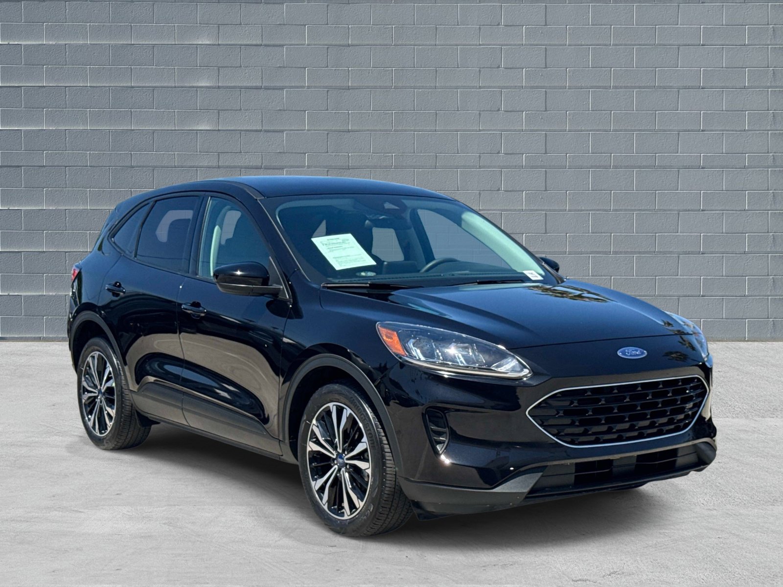 Used 2022 Ford Escape SE w/ SE Sport Appearance Package