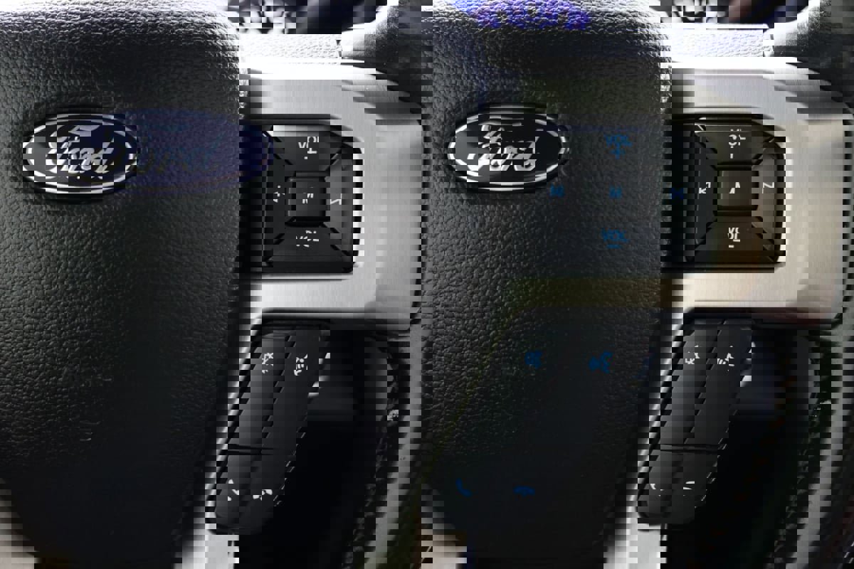 Used 2020 Ford F350 Platinum w/ FX4 Off-Road Package image 30