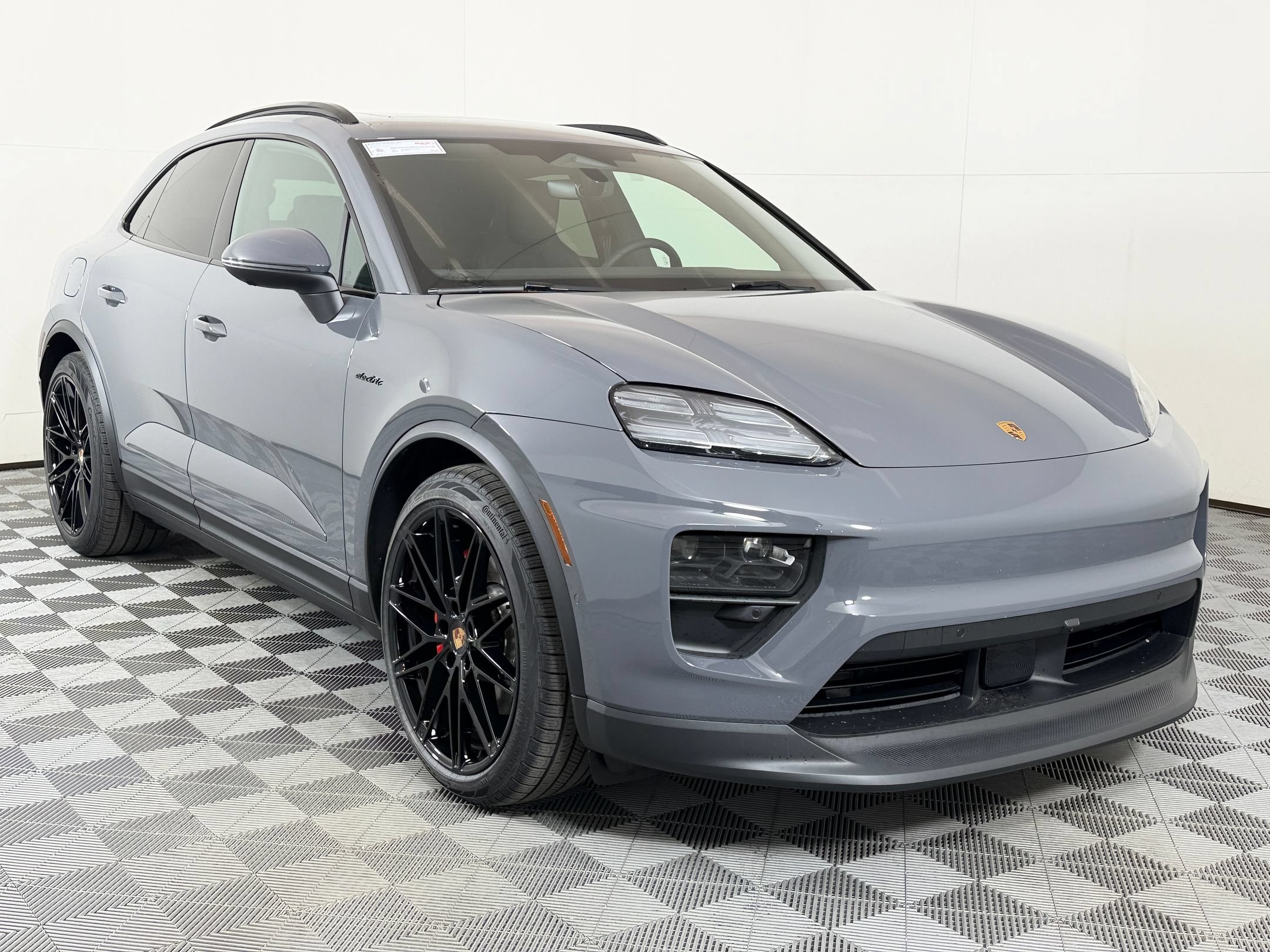 Used 2026 Porsche Macan 4S Electric AWD/4WD image 8