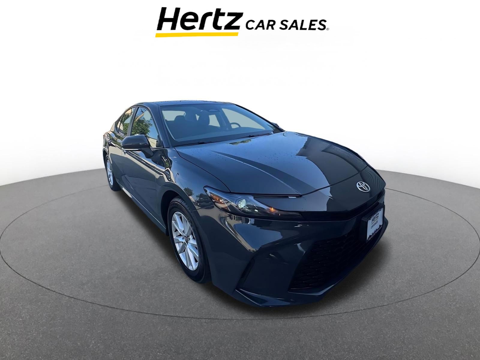 Used 2025 Toyota Camry LE image 1