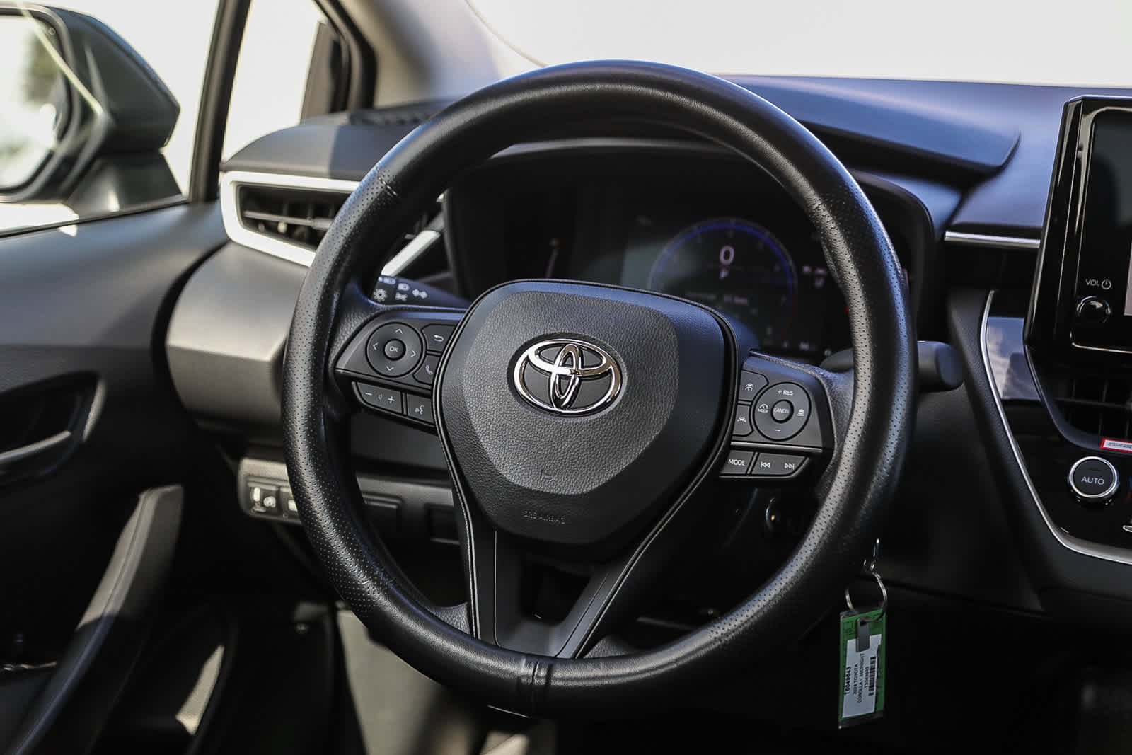 Used 2026 Toyota Corolla LE FWD image 15