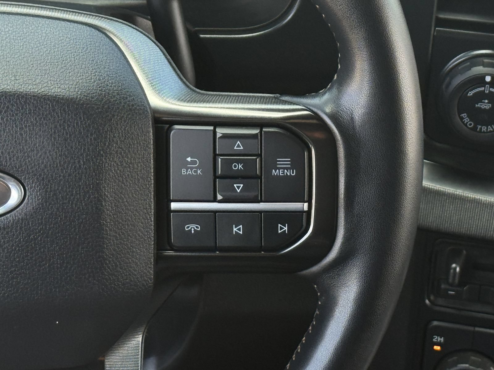 Used 2023 Ford F250 Platinum w/ FX4 Off-Road Package AWD/4WD image 18