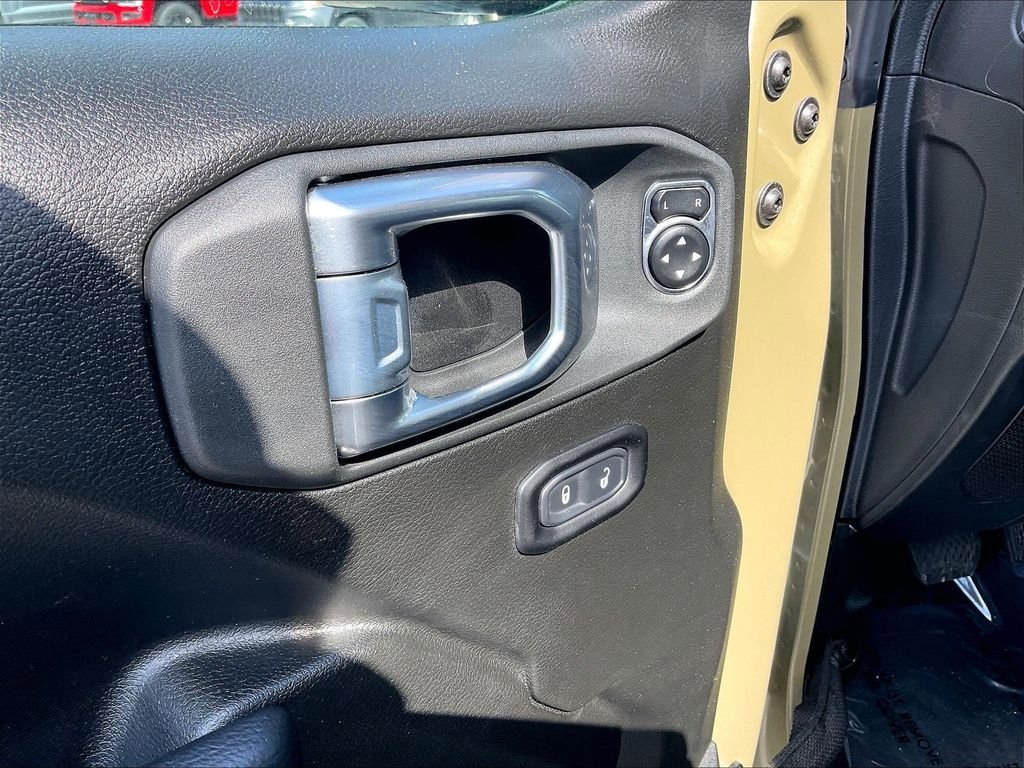 Used 2025 Jeep Wrangler Sport AWD/4WD image 37